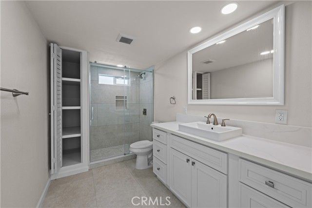 Detail Gallery Image 17 of 22 For 3333 N Los Coyotes Diagonal, Long Beach,  CA 90808 - 3 Beds | 3 Baths