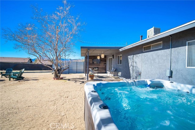 Detail Gallery Image 4 of 23 For 7070 Rubidoux, Yucca Valley,  CA 92284 - 3 Beds | 2 Baths