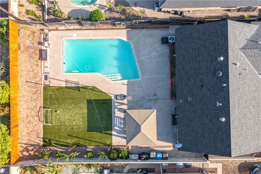https://media.crmls.org/medias/a91f1785-ae79-4573-a10d-7a066fd44310.jpg?preset=X-Large
