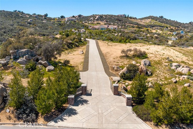 Detail Gallery Image 6 of 55 For 42225 Hacienda Dr, Murrieta,  CA 92562 - 4 Beds | 5/1 Baths