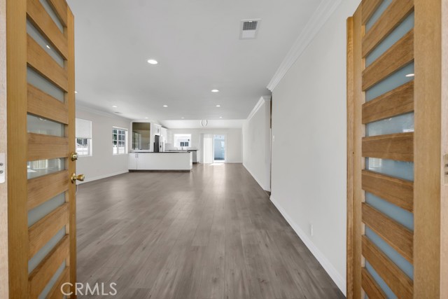 5434 Sylvia Avenue, Tarzana CA: https://media.crmls.org/medias/a91f64ca-7a60-4675-9b2a-ada796e61d7c.jpg