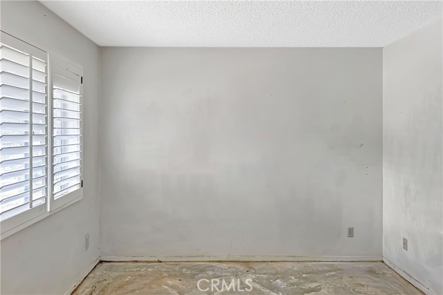 Detail Gallery Image 14 of 36 For 25010 Lawton Ave, Loma Linda,  CA 92354 - 3 Beds | 3/1 Baths