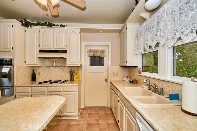 Detail Gallery Image 7 of 26 For 900 S Los Robles Ave, Pasadena,  CA 91106 - – Beds | – Baths