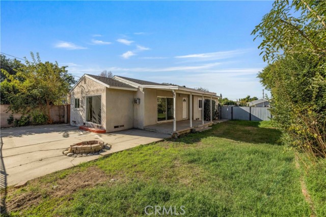 Detail Gallery Image 3 of 21 For 8544 Noble Ave, North Hills,  CA 91343 - 3 Beds | 2 Baths