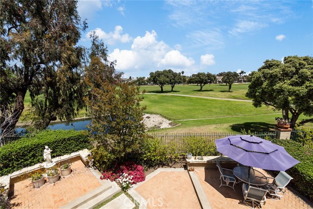 Detail Gallery Image 8 of 45 For 19412 Woodlands Dr, Huntington Beach,  CA 92648 - 4 Beds | 3/1 Baths