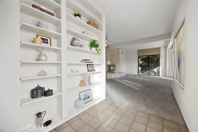 Detail Gallery Image 4 of 35 For 240 S Real, Bakersfield,  CA 93309 - 3 Beds | 2 Baths