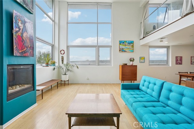 Detail Gallery Image 4 of 45 For 3640 Roseview Ave, Los Angeles,  CA 90065 - 3 Beds | 3 Baths