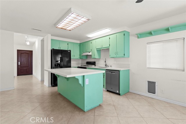 Detail Gallery Image 7 of 33 For 7730 Amethyst St, Rancho Cucamonga,  CA 91730 - 3 Beds | 2 Baths