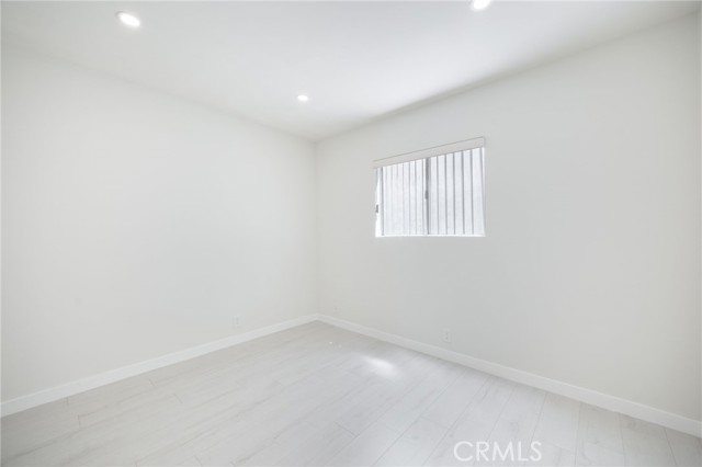 Detail Gallery Image 11 of 15 For 333 Riverdale Dr #8,  Glendale,  CA 91204 - 2 Beds | 1/1 Baths
