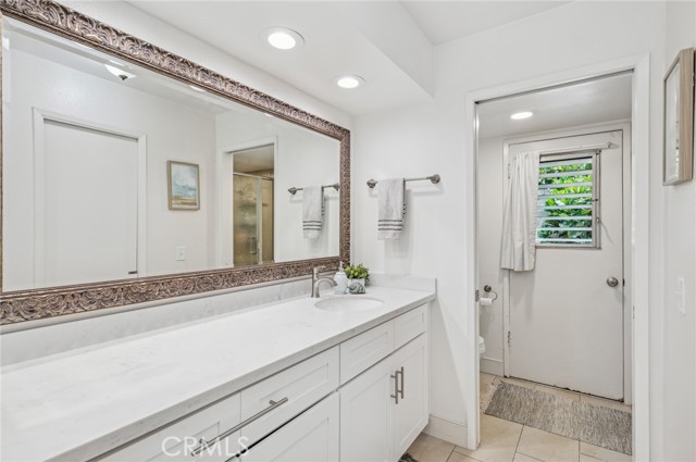 9001 Oceanwood Drive, Huntington Beach CA: https://media.crmls.org/medias/a9248bff-8bb3-4c58-a6b6-f65fb1dfc13f.jpg