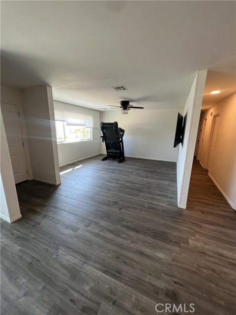 Detail Gallery Image 5 of 22 For 9875 La Paloma Ln, Desert Hot Springs,  CA 92240 - 4 Beds | 2/1 Baths