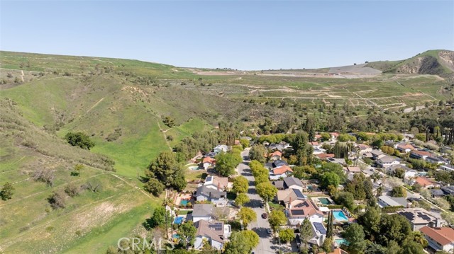 27093 Esward Drive, Calabasas CA: https://media.crmls.org/medias/a924a870-771e-49ee-8c60-4d2486f0f916.jpg