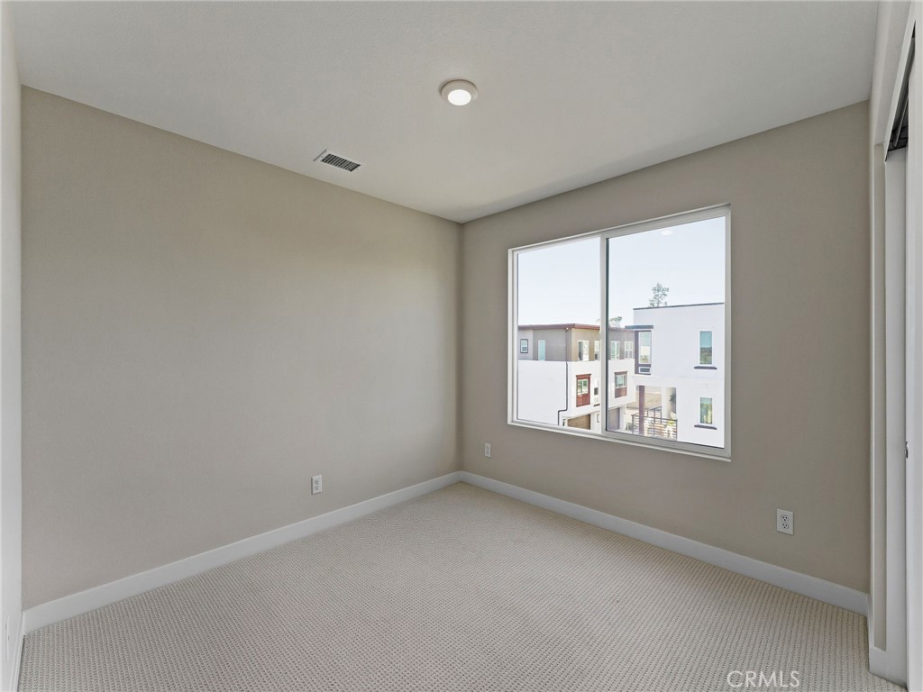 MLS #OC25245479 image #11