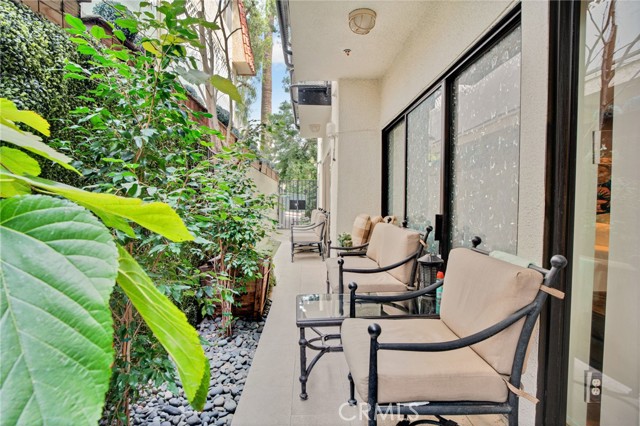 Detail Gallery Image 13 of 15 For 1201 Larrabee St #107,  West Hollywood,  CA 90069 - 2 Beds | 2 Baths