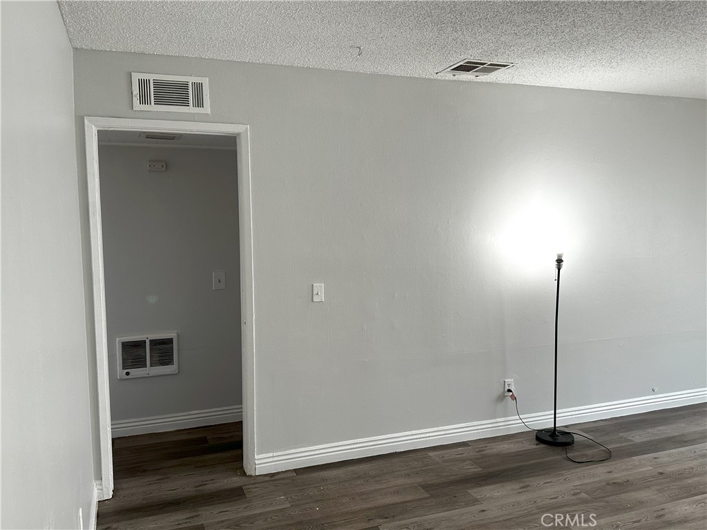 https://media.crmls.org/medias/a9273d15-f9a6-4462-b138-4d11c45556e8.jpg?preset=X-Large