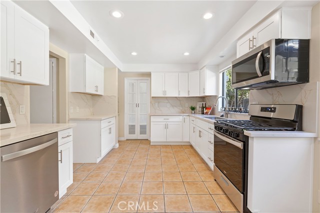 16341 Ballinger Street photo 8