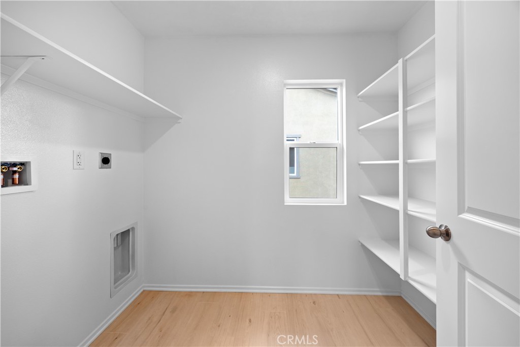 https://media.crmls.org/medias/a9284cea-0f6a-4ddc-b30a-8c9edccbee17.jpg?preset=X-Large