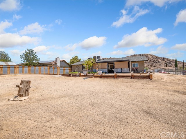 16986 Ouray Road, Apple Valley CA: https://media.crmls.org/medias/a928cb6d-a6d9-4336-b7cc-b971a7ae7dc5.jpg