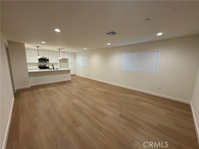 15238 Kingsbury Street, Mission Hills (San Fernando) CA: https://media.crmls.org/medias/a929d9f5-d4c2-4f7c-9c21-aba31066c74d.jpg