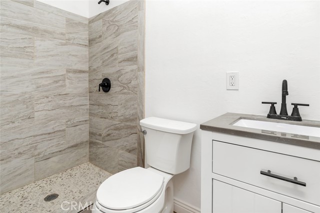 Detail Gallery Image 28 of 39 For 2701 Houchin, Bakersfield,  CA 93304 - 4 Beds | 2 Baths