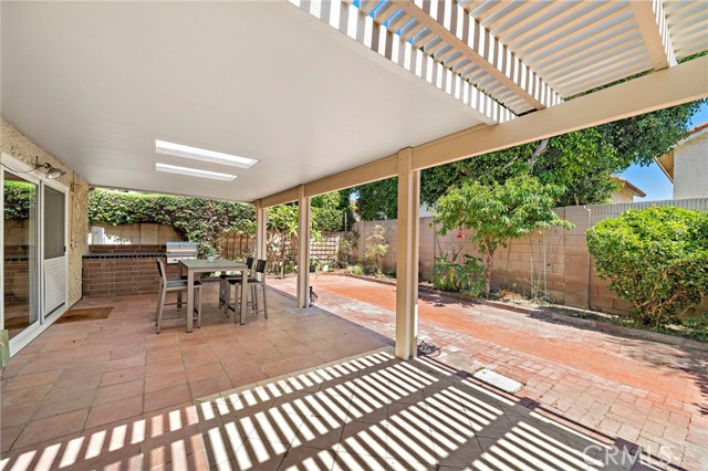 19352 Sailwind Lane, Huntington Beach CA: https://media.crmls.org/medias/a92b4af9-8e01-443e-9753-3700e0d08622.jpg