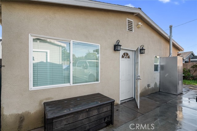 289 E Heath, Long Beach CA: https://media.crmls.org/medias/a92baa91-edb2-4e92-a5ef-d3af3a96b09e.jpg