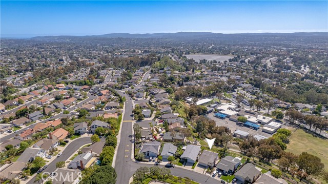 22911 Via Santiago, Mission Viejo CA: https://media.crmls.org/medias/a92c98f3-020c-4528-b513-ed4d1d4c95cd.jpg