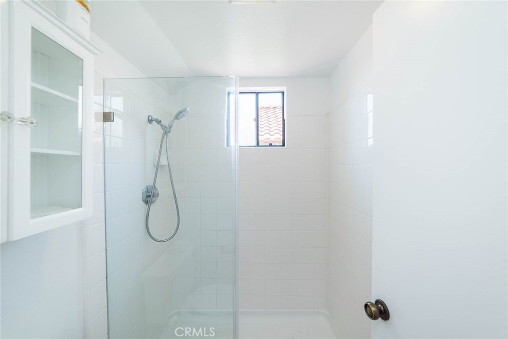 https://media.crmls.org/medias/a92ca134-89eb-4abf-8b7b-ee53f57bd6ca.jpg?preset=X-Large