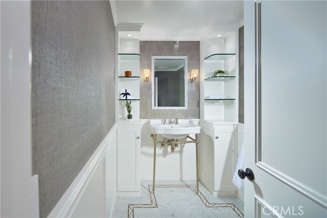 Detail Gallery Image 26 of 48 For 2 Royal Saint George Rd, Newport Beach,  CA 92660 - 5 Beds | 5/2 Baths