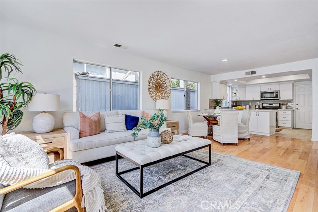 Detail Gallery Image 21 of 43 For 1808 Pullman Ln #B,  Redondo Beach,  CA 90278 - 4 Beds | 2/1 Baths