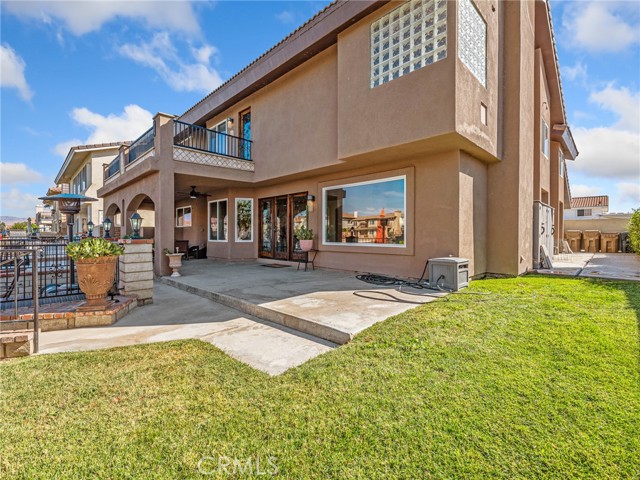 18160 Harbor Drive, Victorville CA: https://media.crmls.org/medias/a92e5b38-eac6-499a-92d6-8d9d3d4f121c.jpg