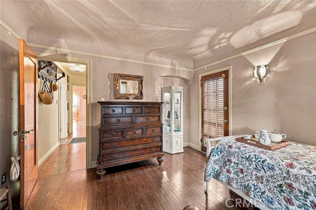 105 Claremont Avenue photo 31