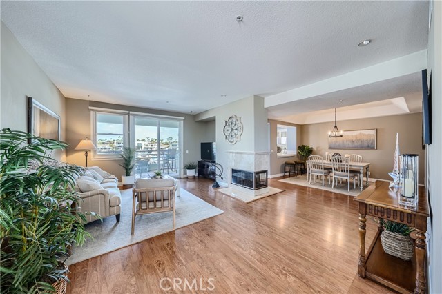 Detail Gallery Image 8 of 39 For 4167 Warner Ave #101,  Huntington Beach,  CA 92649 - 2 Beds | 2 Baths