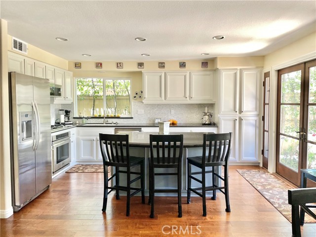 Detail Gallery Image 11 of 41 For 1 Espalier Dr, Lake Forest,  CA 92610 - 6 Beds | 3/1 Baths