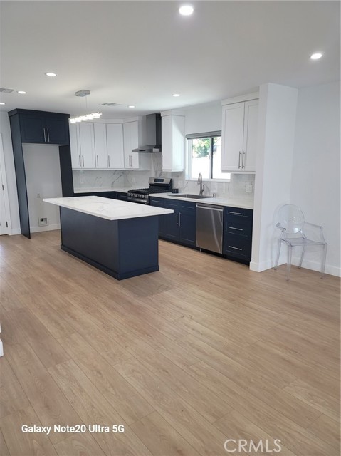 Detail Gallery Image 12 of 31 For 13939 Sylvan, Van Nuys,  CA 91401 - 3 Beds | 2 Baths