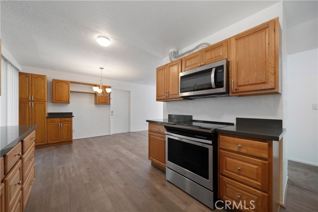 Detail Gallery Image 12 of 27 For 1911 N Summit, Pasadena,  CA 91103 - 3 Beds | 2 Baths