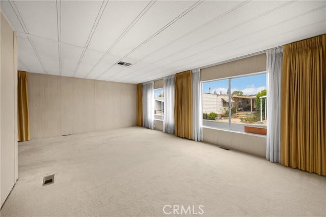 2240 Lake Glen Dr, La Habra CA: https://media.crmls.org/medias/a9309c59-f2c6-4ea3-a4e0-7842ea5ad950.jpg