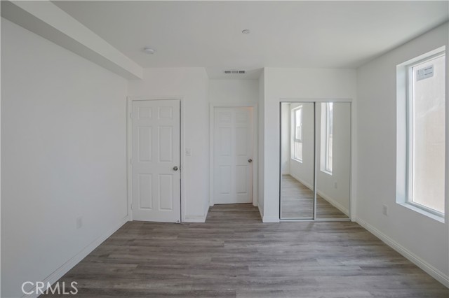 Detail Gallery Image 12 of 25 For 4921 1/2 Normandie, Los Angeles,  CA 90037 - 4 Beds | 4/1 Baths