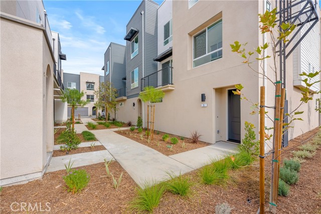 Detail Gallery Image 1 of 43 For 9419 1/2 N Sepulveda Blvd. #5,  North Hills,  CA 91343 - 2 Beds | 2/1 Baths