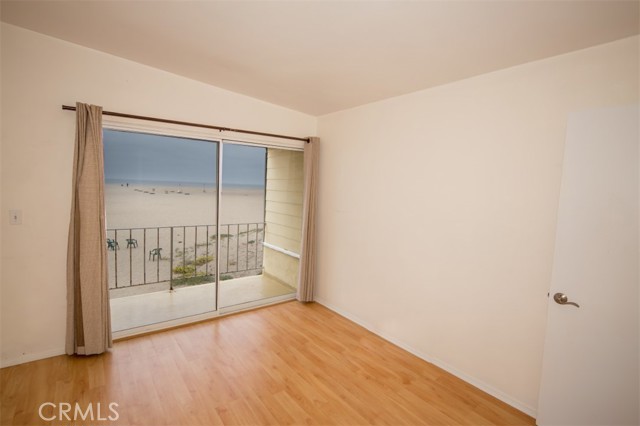 Detail Gallery Image 13 of 31 For 418 E Oceanfront, Newport Beach,  CA 92661 - 2 Beds | 2/1 Baths