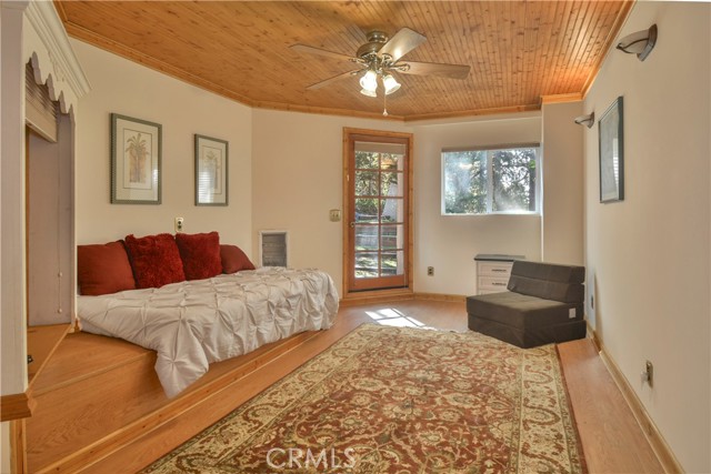 971 Grass Valley, Lake Arrowhead CA: https://media.crmls.org/medias/a9323e97-7218-4fb5-933b-48c771ff743b.jpg