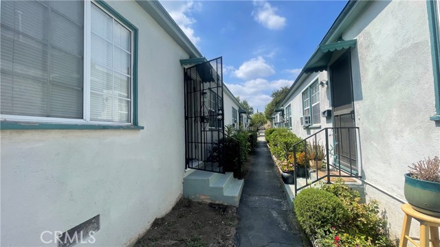 Detail Gallery Image 3 of 23 For 364 370 1/2 S Sierra Madre Bld, Pasadena,  CA 91107 - 1 Beds | 1 Baths