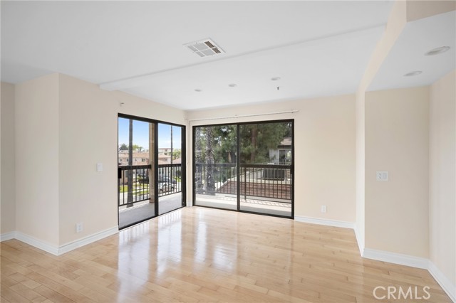 Detail Gallery Image 7 of 35 For 1165 Linden Ave a,  Glendale,  CA 91201 - 3 Beds | 3/1 Baths