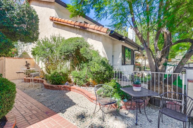 Detail Gallery Image 3 of 55 For 15915 Foothill Bld, Sylmar,  CA 91342 - 4 Beds | 3 Baths