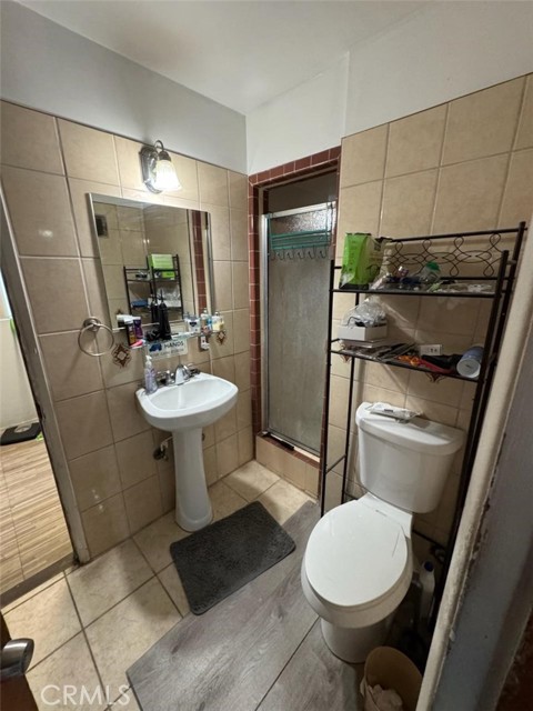 Detail Gallery Image 21 of 22 For 6045 Harding Ave, South Gate,  CA 90280 - 2 Beds | 2 Baths