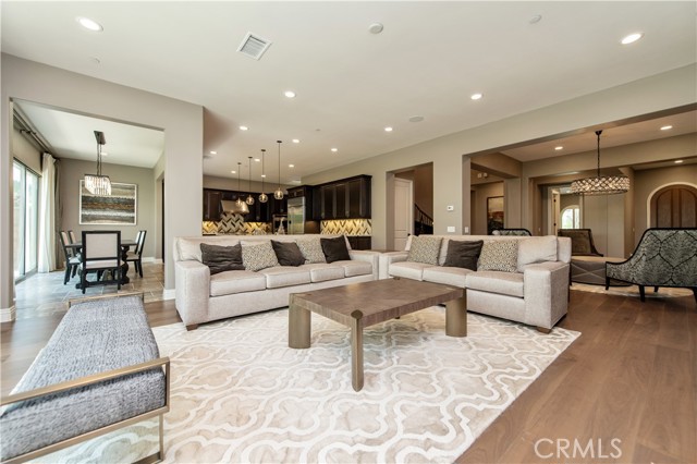 Detail Gallery Image 7 of 57 For 56 Dunmore, Irvine,  CA 92620 - 5 Beds | 5/1 Baths