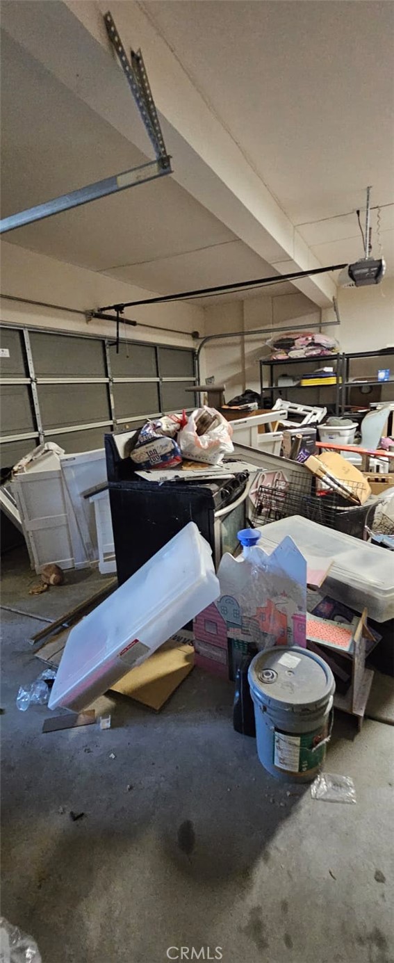 Detail Gallery Image 12 of 15 For 12909 Pearblossom St, Hesperia,  CA 92344 - 5 Beds | 2/1 Baths