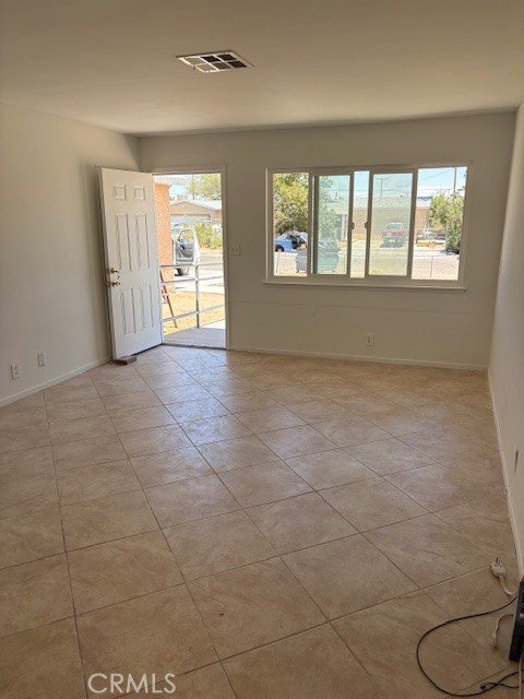 Detail Gallery Image 9 of 16 For 36028 Dividing Line St, Yermo,  CA 93298 - 3 Beds | 1 Baths
