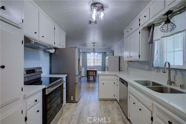 Detail Gallery Image 2 of 53 For 1561 Riechel, Atwater,  CA 95301 - 3 Beds | 2 Baths