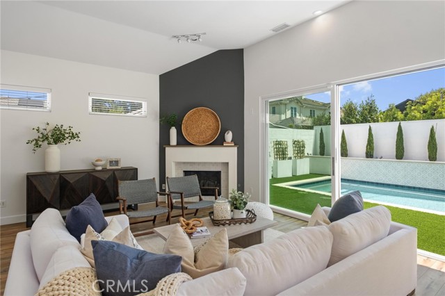 7938 Kenyon Avenue, Los Angeles CA: https://media.crmls.org/medias/a935d887-bde0-47e4-b9c7-fae5a3559178.jpg